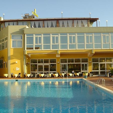 Club Malaspina بوسا المظهر الخارجي الصورة
